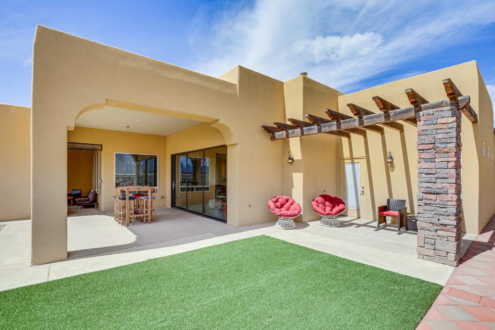 Unique Las Cruces Home with Patio and Gas Grill!